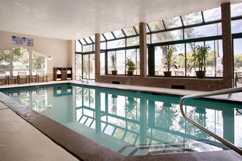 Best Western Plus CottonTree Inn zwembad